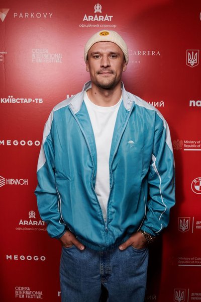 Тарас Цимбалюк Тарас Цимбалюк на відкритті 16-го Одеського міжнародного кінофестивалю